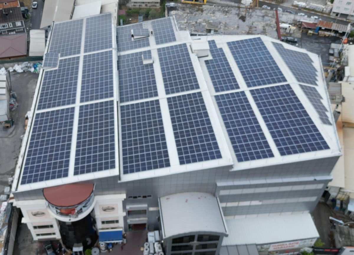 Toiture industrielle avant rénovation d'étanchéité